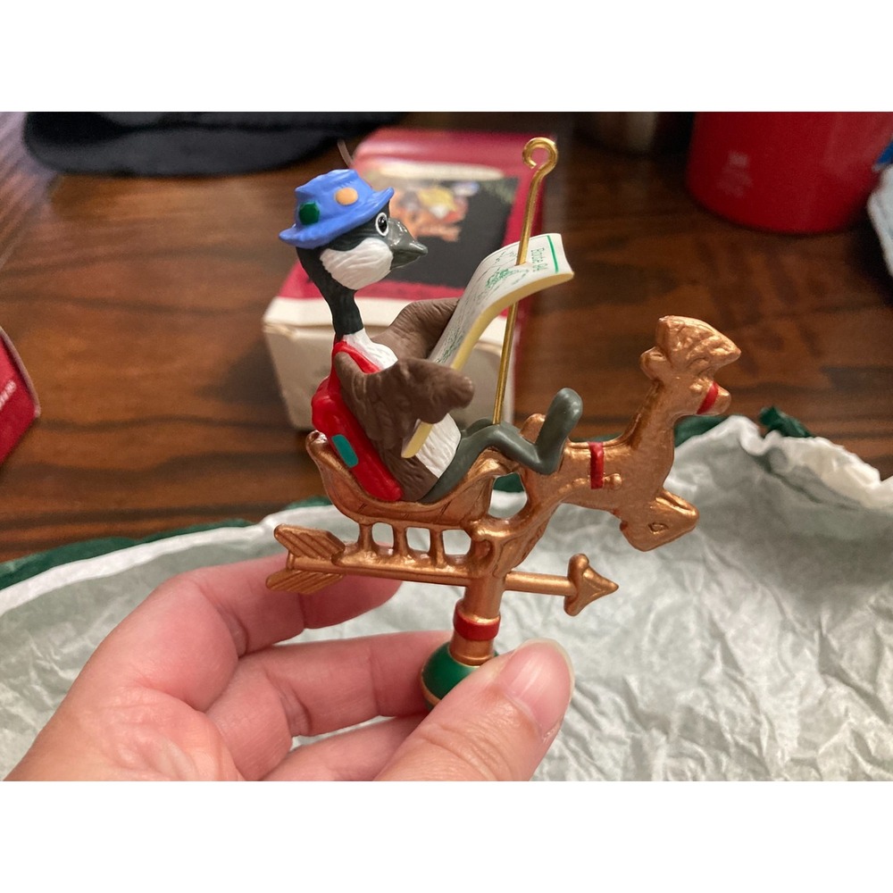 Lot of 5 Hallmark Ornaments - People Friendly,‎ Castle, Flight Kitty Hawk - Picture 11 of 16